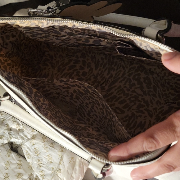 Guess handbag - Picture 5 of 6